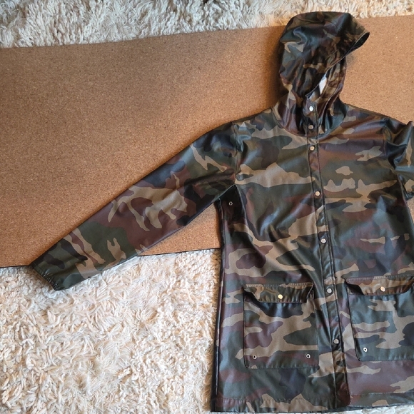 Hershel Camouflage Hooded Raincoat - Picture 2 of 16